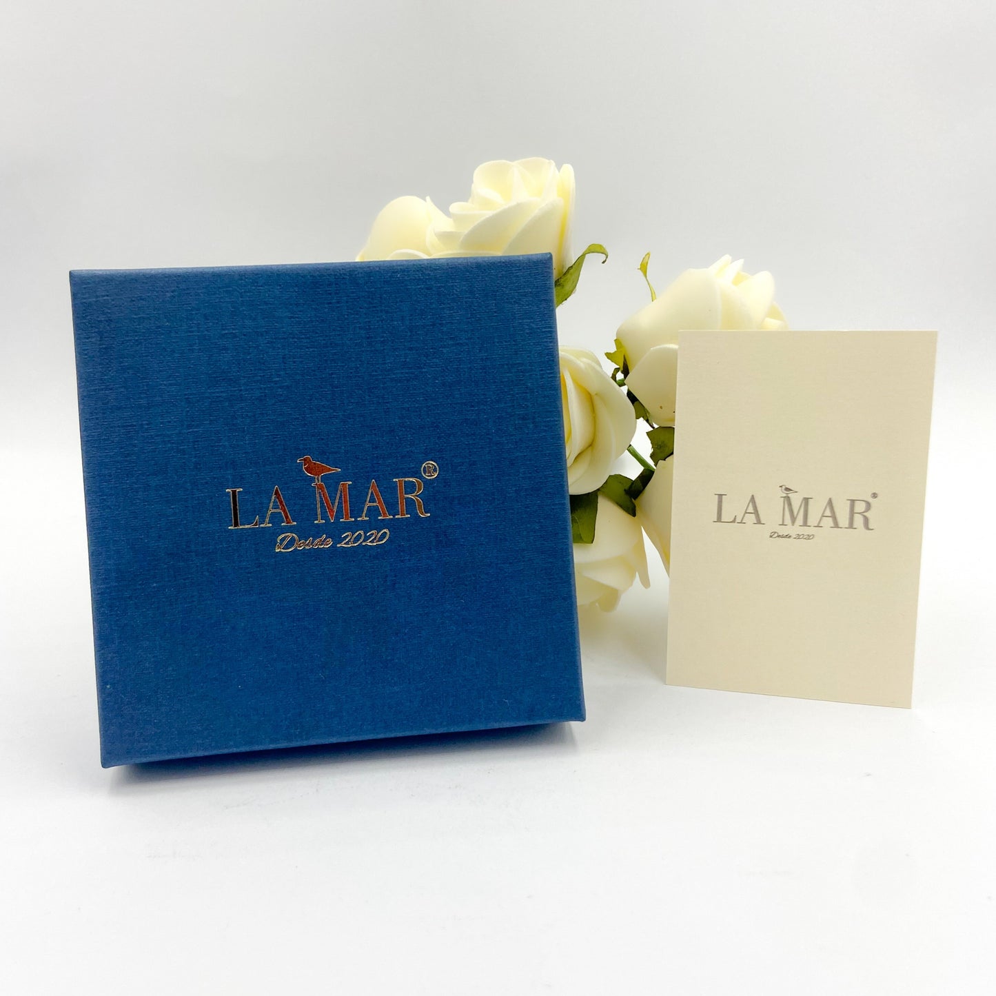 Leaf earrings in gold and silver plating